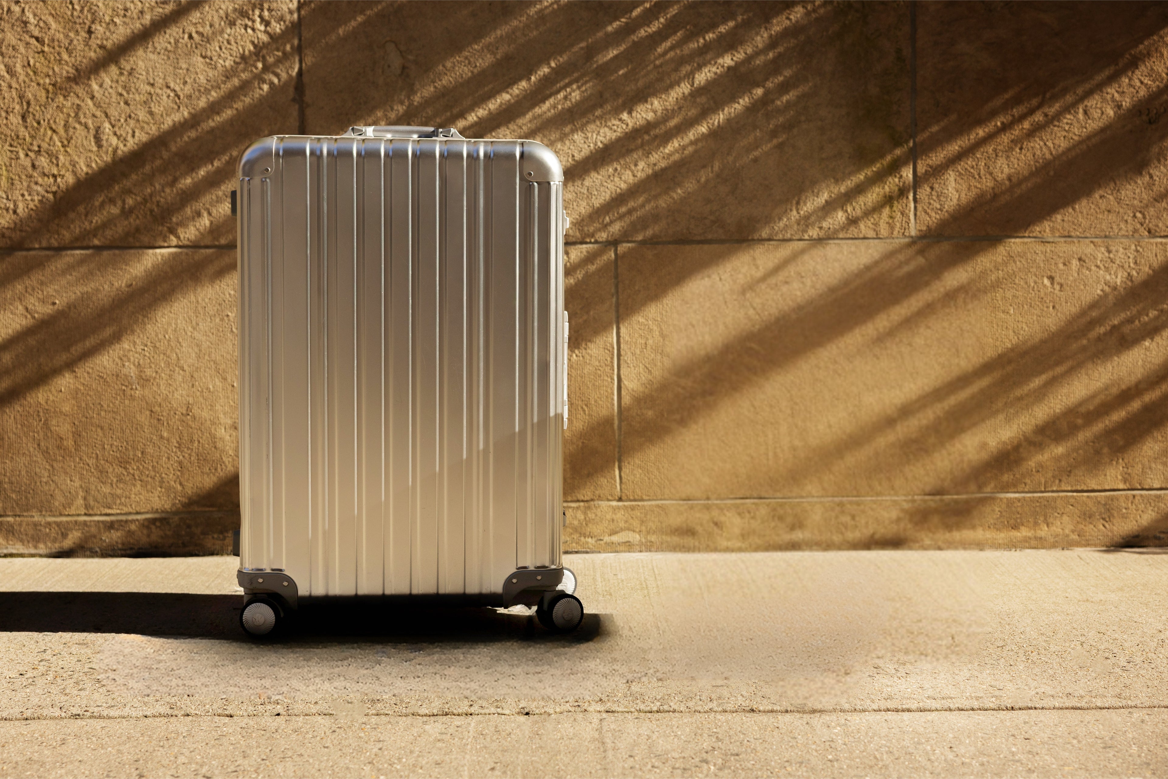 Atlas 29" - Check In