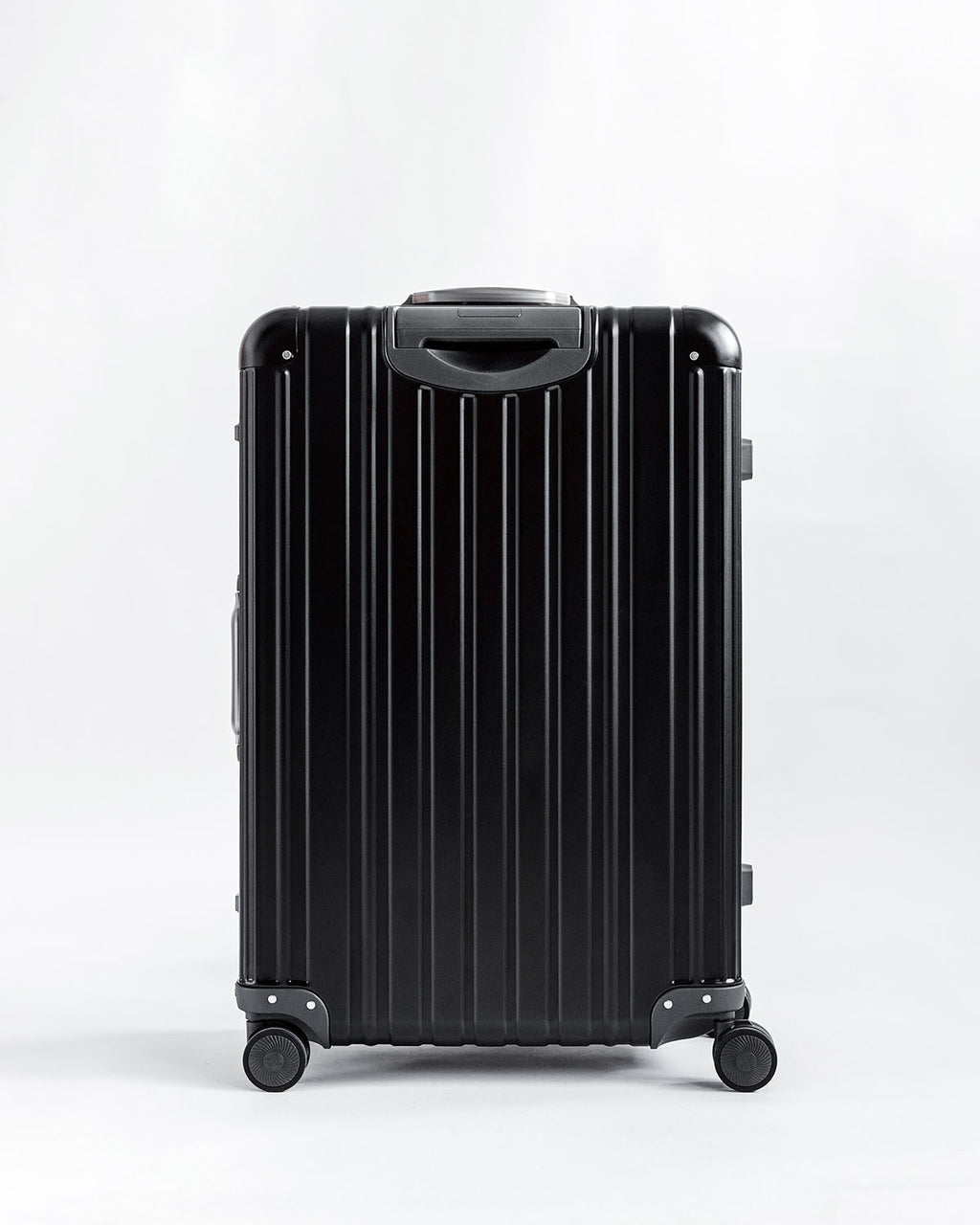 Atlas 29" - Check In - Aluminium Suitcase - Black Series