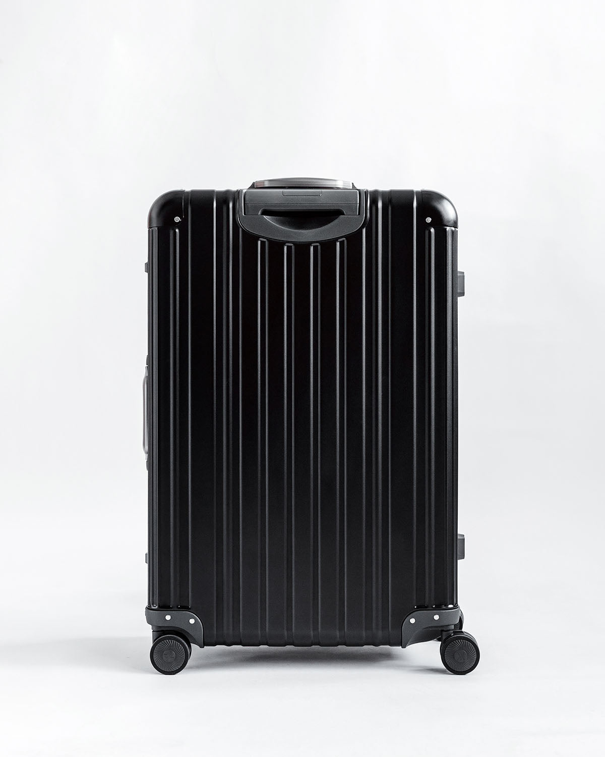 Atlas 29" - Check In - Aluminium Suitcase - Black Series