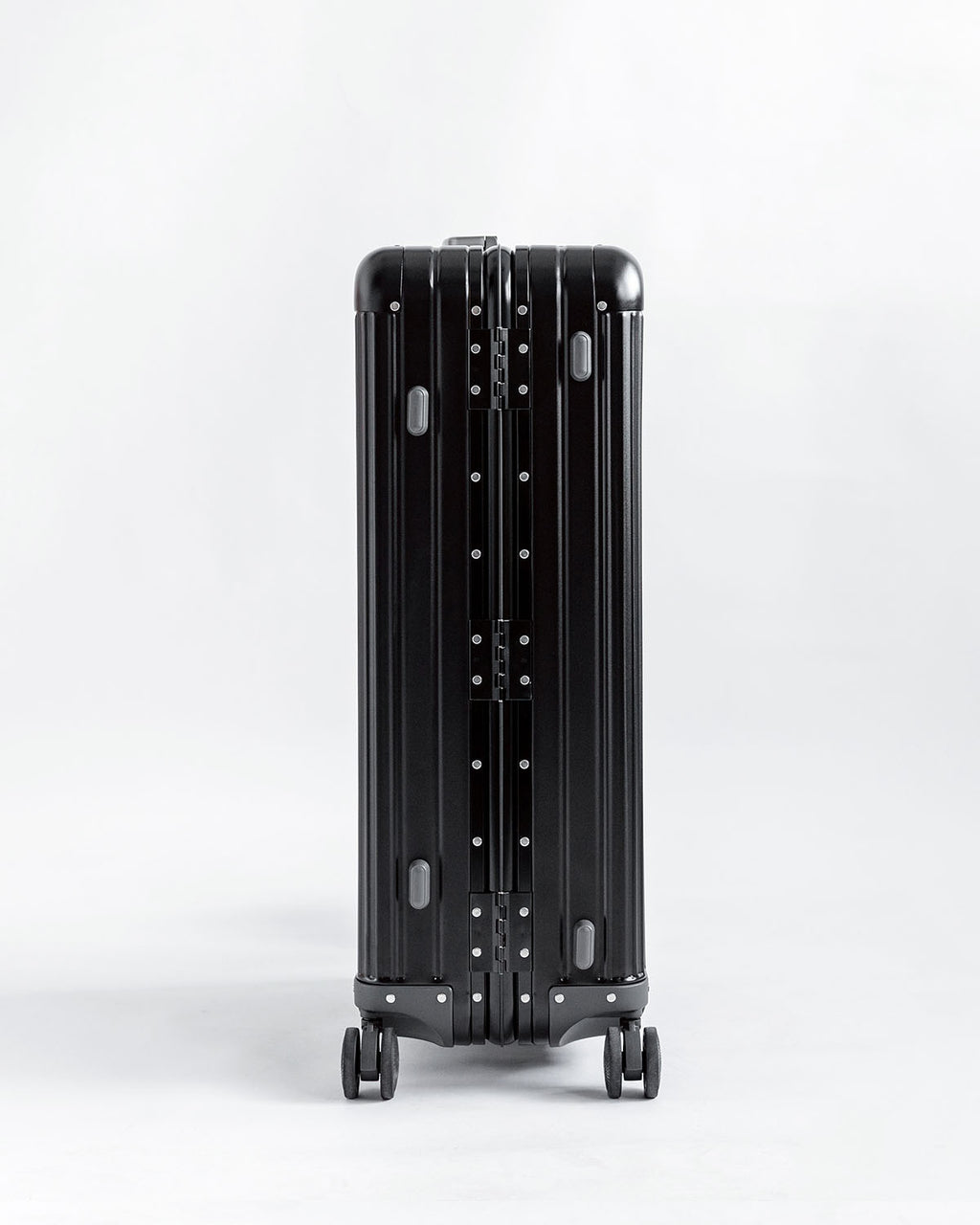 Atlas 29" - Check In - Aluminium Suitcase - Black Series