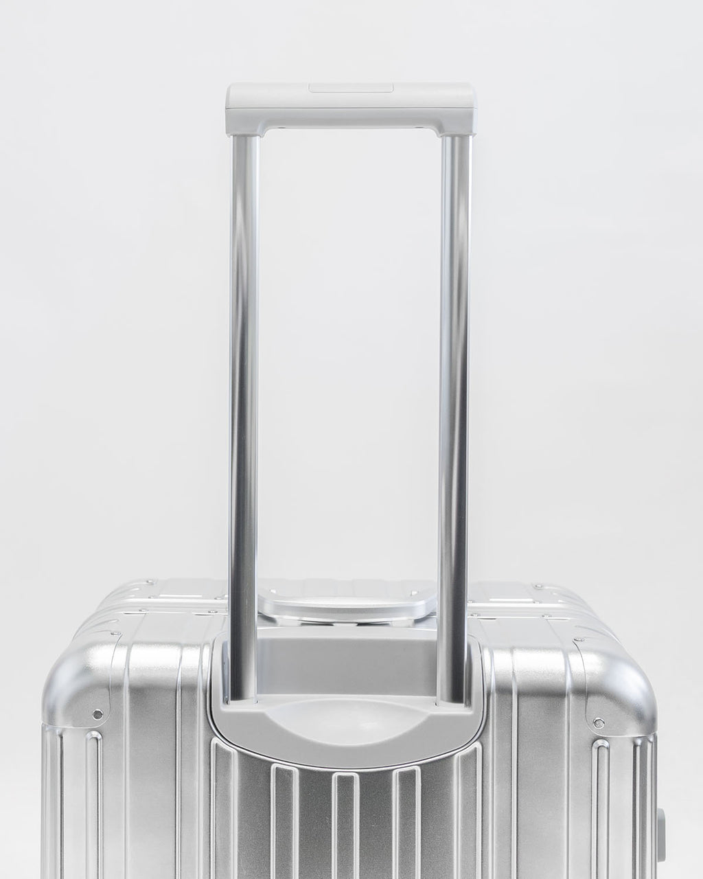 Core 26" - Check in - Aluminium Suitcase - Classic Series